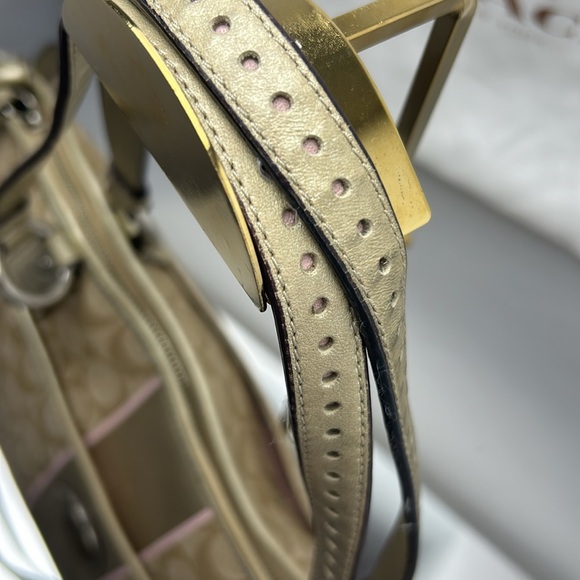 COACH Luxury Signature F19815 2WAY Bag and pouch.set of two - Picture 6 of 17